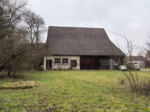 Außen - 8 Zimmer Mehrfamilienhaus, Wohnhaus in Crailsheim / Beuerlbach