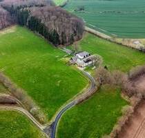 Dein Traum vom Landleben: Resthof mit 6 Hektar Grünland in Böklund