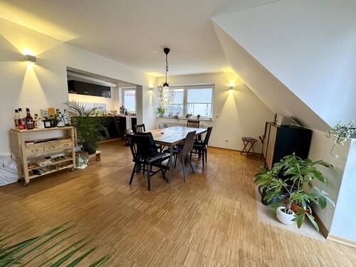Essbereich - NEU im Angebot: Moderne, großzügige 3-ZW mit Balkon und Stellplatz in Lengfeld ab 01.08.2026!