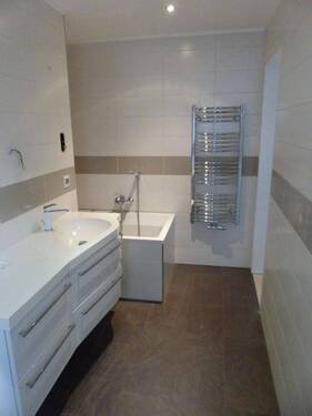 Badezimmer EG B.1 - 