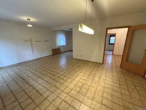 Wohnen / Essen EG - 9 Zimmer Mehrfamilienhaus, Wohnhaus in Kaiserslautern / Wiesenthalerhof