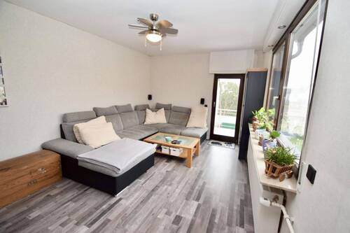 Wohnzimmer OG - 7 Zimmer Mehrfamilienhaus, Wohnhaus zum Kaufen in Rodgau