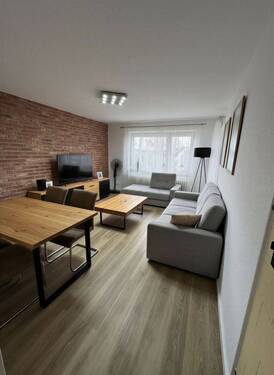 Wohnzimmer (Wohnungsbeispiel) - 