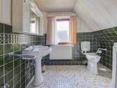 Badezimmer im Dachgeschoss - 
