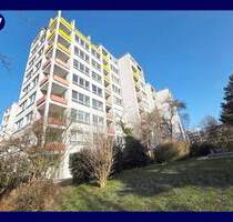 Schöner Wohnen auf 2 Ebenen! Renovierte 5 Zimmer, 2 Bäder, Loggia, gute Raumaufteilung, Abstellraum - Bochum Querenburg