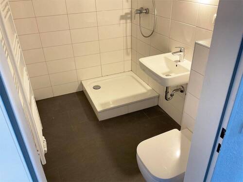 Bad mit Dusche EG - 