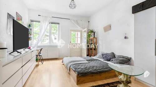 Wohnzimmer 1 - Zentral gelegene 2,5-Zimmer-Wohnung in Weißensee mit Südbalkon und sehr guter Anbindung
