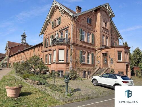 Außenansicht und Stellplätze - 