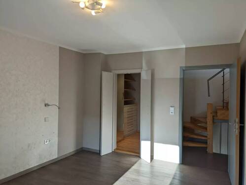 e93ece0f-7339-4eee-be67-62d7d0737e8d.webp - 