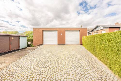 Unterkellerte Doppelgarage - 