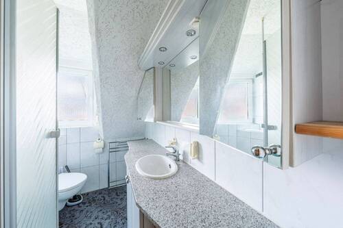 Bad im Obgegeschoss - 