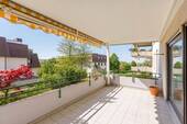 Überdachter Balkon mit Aussicht - 3 Zimmer Etagenwohnung zum Kaufen in Leonberg