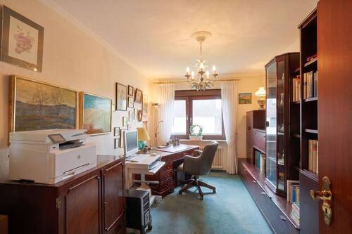 Geräumiges, ruhiges Arbeitszimmer - 