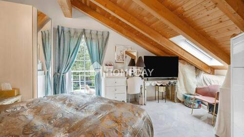 1. OG Schlafzimmer 1 - 