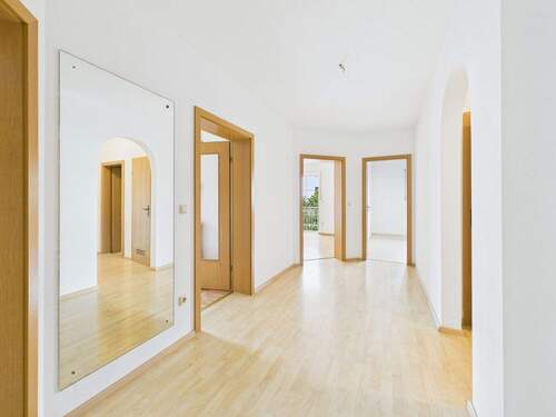 Diele - Etagenwohnung mit 88,00 m² in Neufahrn in Niederbayern zum Kaufen