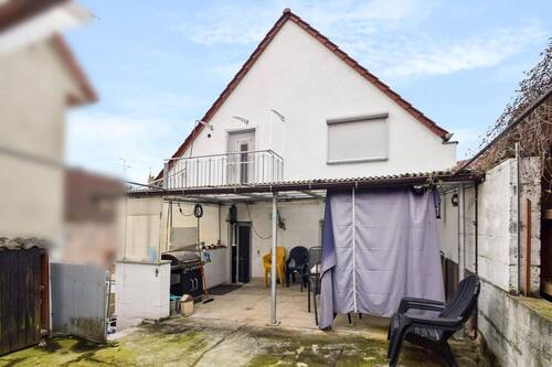 Terrasse und Zugang ins Dachgeschoss - 