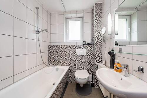 Badezimmer - Etagenwohnung mit 55,10 m&sup2; in Berlin zum Kaufen