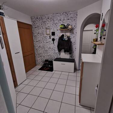 Eingangsbereich Diele - 4 Zimmer Etagenwohnung zur Miete in Piding