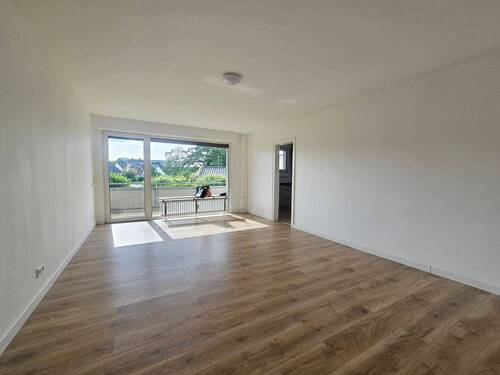 Wohnzimmer - 3 Zimmer Etagenwohnung zur Miete in Solingen