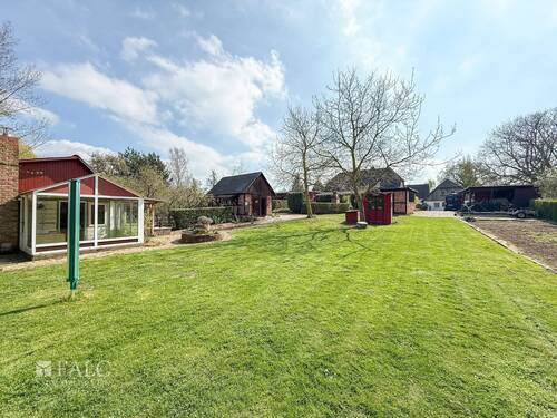 Hof mit Garten - 