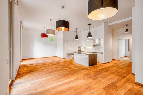 Großzügiger Wohn-Essbereich - 3 Zimmer Etagenwohnung zum Kaufen in Berlin