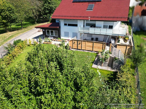 Haus Frontansicht Garten - Terrasse - 