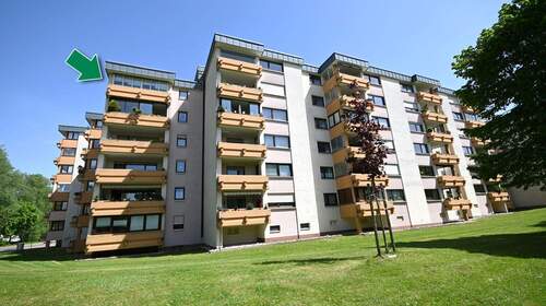 Ganz oben mit Aussicht - Zentrale Lage zur Innenstadt, unmittelbare Nähe zu Grünpark! Helle 3-Zimmer-Wohnung in Neumarkt