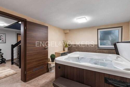 Whirlpool im Keller - 