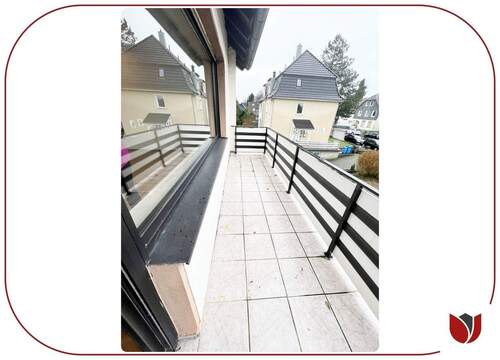 Balkon straßenseitig - Etagenwohnung mit 58,00 m&sup2; in Leverkusen zur Miete