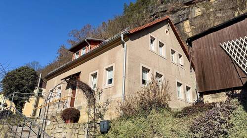 Front- und Seitenansicht - 6 Zimmer Einfamilienhaus in Bad Schandau