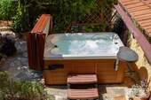 Jacuzzi - 
