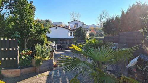 Einfahrt zum Grundstück - 