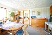Esszimmer mit Zugang zum Balkon - 
