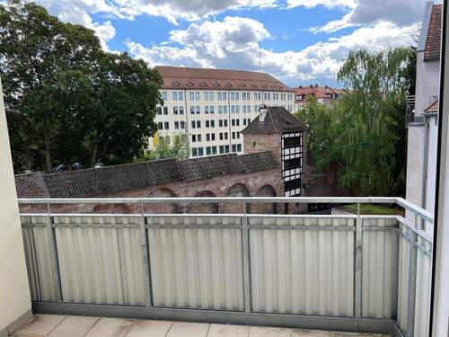 Blick vom Balkon - Wohnen in der Altstadt: Helle 2-3 Zi. Whg. mit Balkon Wohnung mieten