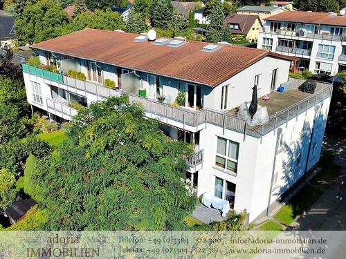 Hausansicht - 2 Zimmer Etagenwohnung in Potsdam / Fahrland