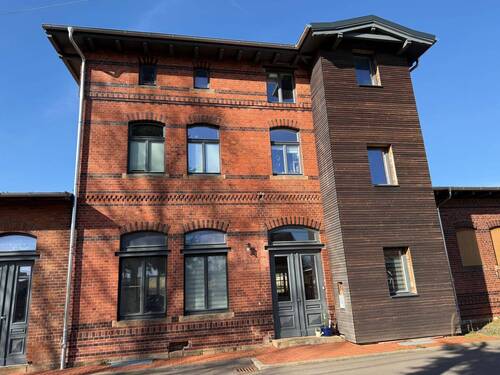 01.jpeg - Denkmalgeschützter Bahnhof mit Charakter – hochwertig saniert und vielseitig nutzbar