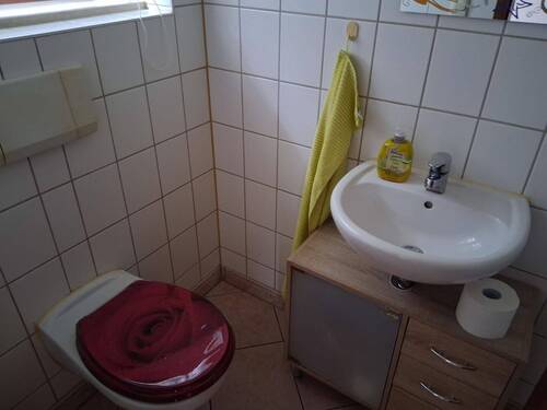 Gäste-WC Erdgeschoss - 