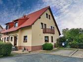 Vorderansicht - 6 Zimmer Doppelhaushälfte in Theuma