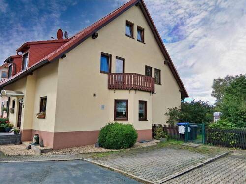 seitliche Sicht - Doppelhaushälfte mit 142,00 m² in Theuma zum Kaufen
