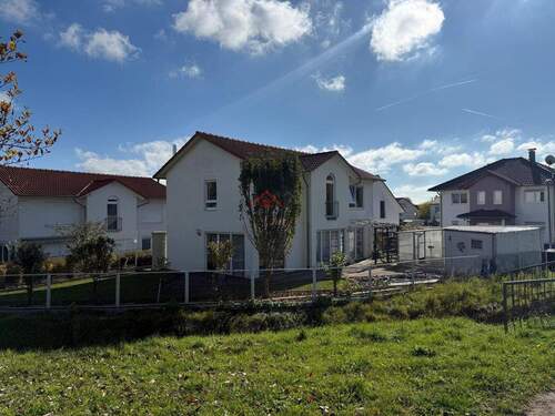 Westansicht - Einfamilienhaus mit 120,00 m² in Emmingen-Liptingen / Emmingen zum Kaufen