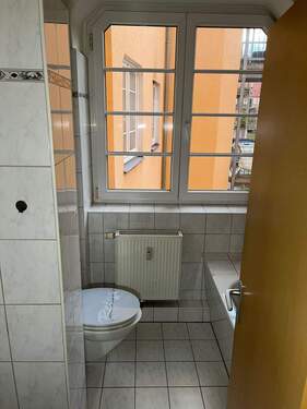 Bad - 3 Zimmer Etagenwohnung zur Miete in Erfurt