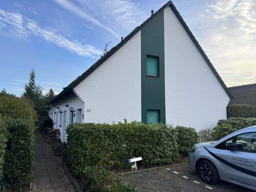Parkplatz vor dem Haus - 