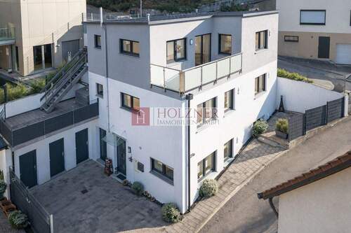 Ansicht - 6 Zimmer Mehrfamilienhaus, Wohnhaus zum Kaufen in Landshut