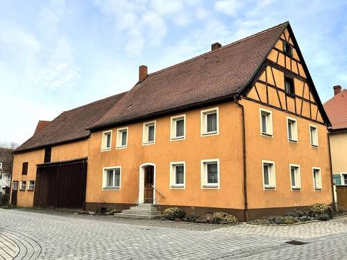 Bild 1 - PREISREDUZIERUNG - denkmalgeschütztes Einfamilienhaus mit großer Scheune und ehemaligen Stallungen