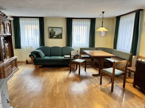 Wohnen - 6 Zimmer Einfamilienhaus zum Kaufen in Merkendorf