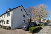 Frontseite - 5 Zimmer Mehrfamilienhaus, Wohnhaus zum Kaufen in Sankt Augustin