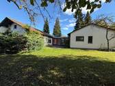 Ansicht vom Garten - Großzügiger Bungalow mit Garage auf parkähnlichen Grundstück im Brunnental Tuttlingen