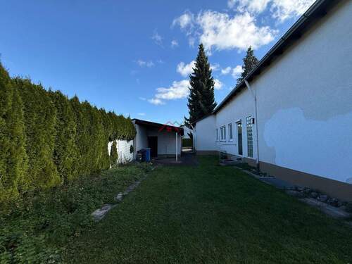 Ansicht auf die Garage - 