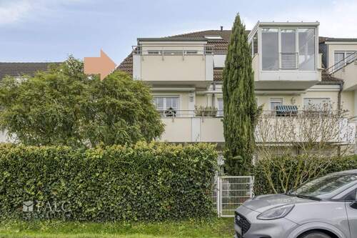 Hausansicht - 4 Zimmer Etagenwohnung zum Kaufen in Köln