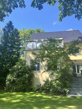 Hausansicht Ostseite - 6 Zimmer Einfamilienhaus in Berlin